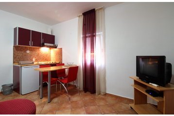 Muntenegru Privát Sveti Stefan, Exteriorul